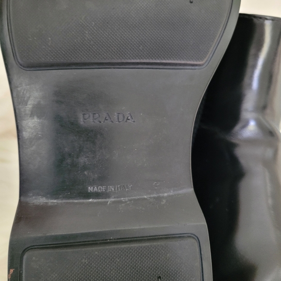 Prada Men's "2T 0796 Black Leather Chelsea Boots Made in Italy, US Size 6. - Picture 3 of 8